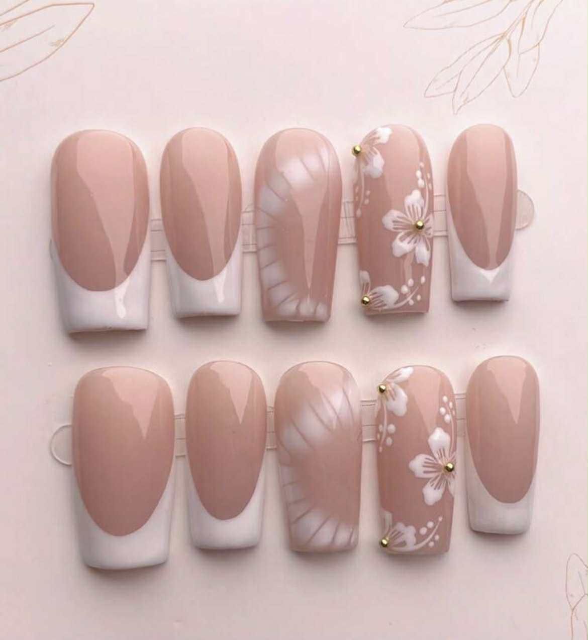 Press on NAGAI kaip salone, prancūziškas dizainas su gelėmis